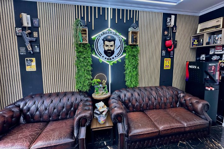 Wartebereich im The BABO Barbershop